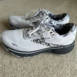 Brooks Ghost 15 Women’s Size 10 Running Sneakers
